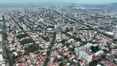 Aerial-footage-of-the-main-zone-of-guadalajara-city,-in-Jalisco-México