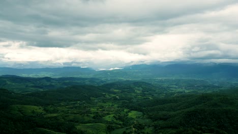 Imágenes-De-Drones-Aéreos-De-Naturaleza-Cinematográfica-De-4k-De-Las-Hermosas-Montañas-Y-Terrazas-De-Arroz-De-Ban-Pa-Pong-Piang-En-Doi-Ithanon-Junto-A-Chiang-Mai,-Tailandia,-En-Un-Día-Nublado-Y-Soleado