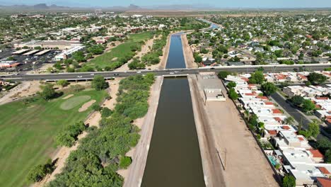 Canal-system-in-Scottsdale,-Arizona