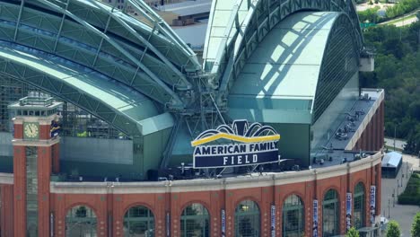 American-Family-Field-Es-Un-Estadio-De-La-MLB-Que-Alberga-A-Los-Cerveceros-De-Milwaukee.