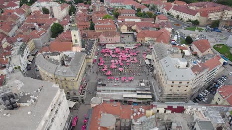 Aerial-view-of-farmer's-market-Dolac,-traditional-open-market-with-stalls-in-Zagreb,-Croatia