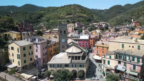Orbiting-Drone-Shot-Above-Monterosso-Cathedral-in-Cinque-Terre,-Italy
