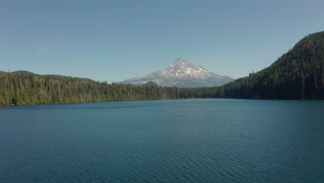 Low-aerial-shot-over-Lost-lake-towards-Mount-Hood-Oregon
