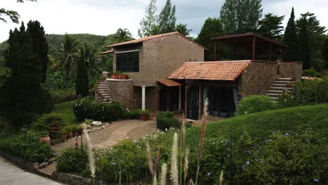 Tuscany-Villa-Resort-House-with-Beautiful-Botanical-Surroundings