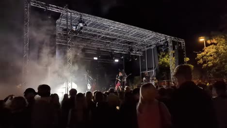 4K-60FPS-Couple-in-Love-are-Watching-a-Free-Outdoor-Concert-in-Sweden---Panoramic-Shot