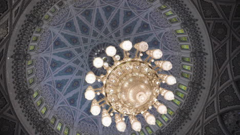 Sultan-Qaboos-Grand-Mosque,-Muscat,-Oman