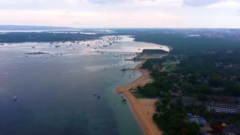 Playa-Mertasari-En-La-Ciudad-Costera-De-Sanur-En-La-Isla-De-Bali,-Indonesia.
