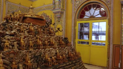 Miniatur-Der-Alten-Heiligen-Stadt-Mount-Kailash-Aus-Einem-Flachen-Winkel.-Das-Video-Wurde-Am-19.-August-2023-Im-Soni-Ji-Ki-Nasiya-Jain-Tempel-In-Ajmer,-Rajasthan,-Indien,-Aufgenommen