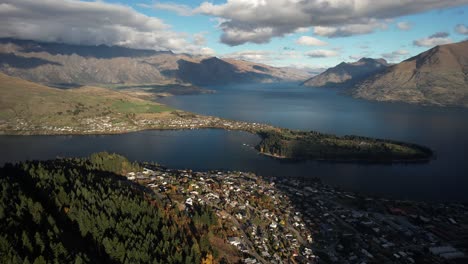 Amazing-aerial-natural-landscape-of-lake-Wakatipu-and-mountain-peaks,-Queenstown,-New-Zealand