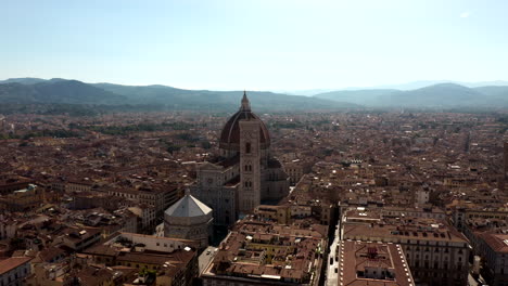 Aerial-Shot---Florence-Cathedral---Duomo-di-Firenze---Italy