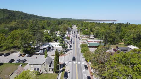 Downtown-of-small-resort-township---Glen-Arbor,-aerial-drone-view
