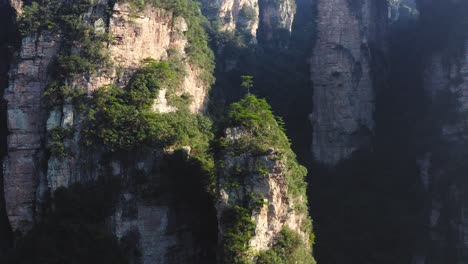 Fantastischer-Blick-Auf-Sandsteinsäulen-Im-Zhangjiajie-National-Forest-Park-In-Zhangjiajie,-Provinz-Hunan,-China
