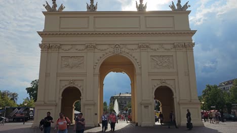 Street-view-of-the-Brandenburg-Gate