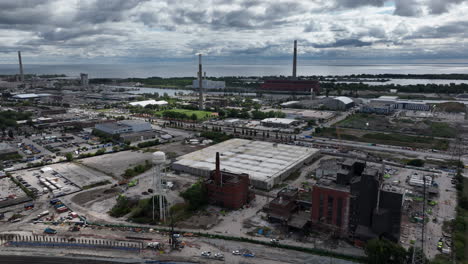 Aerial-view-of-industrial-toronto-shoreline-and-docks