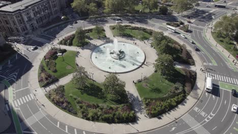 Cars-Circling-around-Logan-Circle---Drone-Footage-in-Philadelphia,-PA-4K