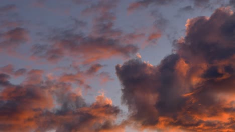 Beautiful-dark,-colorful-colors-of-sunset-on-the-clouds