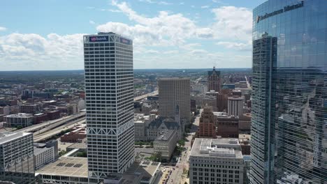 Milwaukee-Wisconsin-aerial-view-