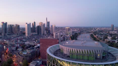 Frankfurt-am-Main,-Skyline,-Main,-Financal,-District,-buisness,-evening,-red-hour,-sunseat,-cinema,-documentary