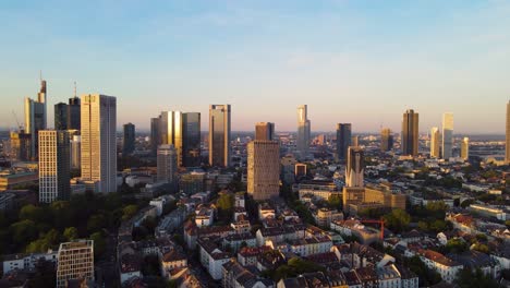Frankfurt,-Main,-Skyline,-Sonnensitz,-Schön,-Finanzen,-Bezirk,-Geld,-Geschäft,-Dokumentarfilm,-Kooperieren,-Kino,-Schön