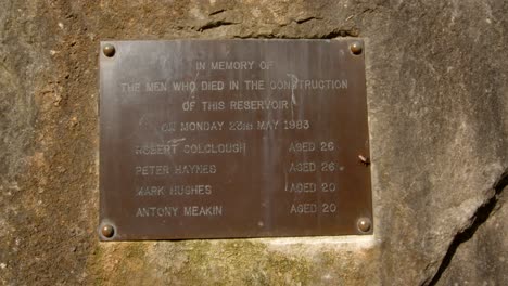 angled-shot-off-memorial-plaque-to-the-workers-who-died-constructing-the-Carsington-Water-reservoir