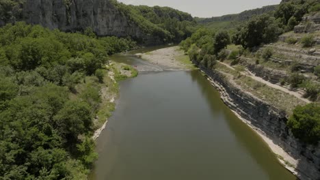 Ardèche-Flusstal-Schlucht-Frankreich-Schöne-Luftaufnahme-Sommer