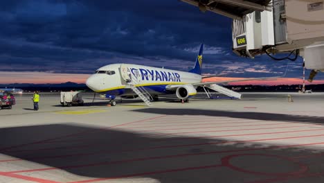 Ryanair-plane-on-an-airport-runway-being-prepared-for-takeoff