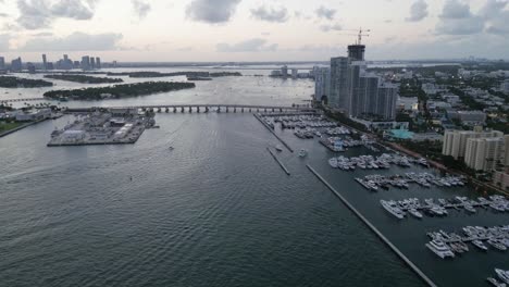 Miami-Vista-Aérea-De-Drones-Horizonte-Paisaje-Urbano-De-South-Beach