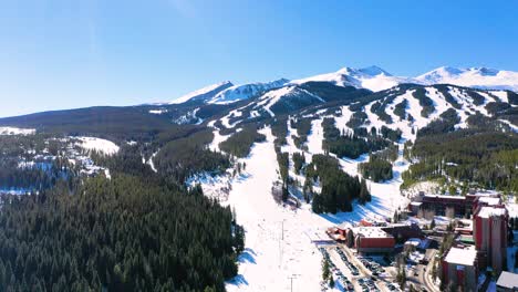 Breckenridge,-Colorado,-Pistas-De-Esquí-A-Través-De-Hermosas-Montañas-Rocosas