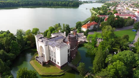 Schloss-In-Der-Nähe-Von-Wielkopolska-Polen,-Europa