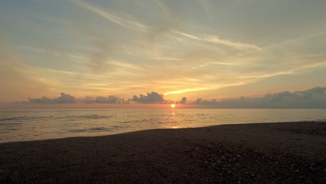 Timelapse-of-a-sunset-over-the-sea