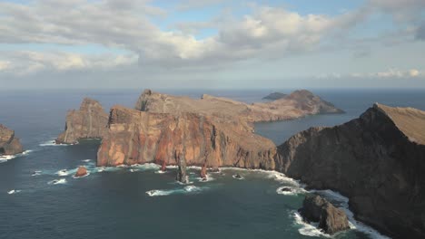 Atemberaubende-Luftaufnahme-Von-São-Lourenço-4K-Filmdrohnenaufnahmen-–-Ilha-Da-Madeira-–-Portugal