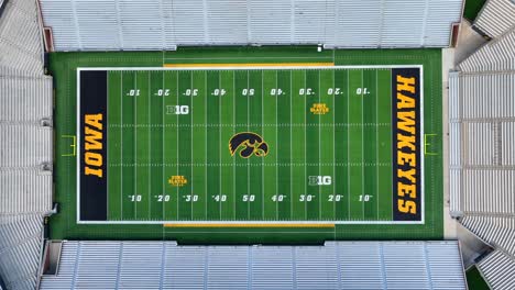 Iowa-Hawkeyes-football-stadium