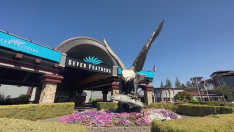 Eagle-and-fish-statue-in-front-of-the-Seven-Feathers-Casino-in-Oregon