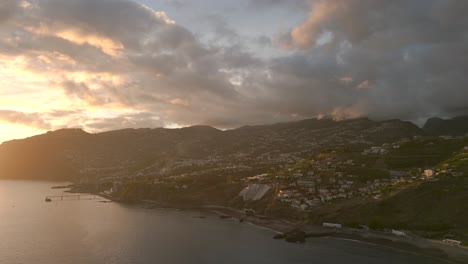 4K-Luftaufnahmen-Vom-Strand-Von-Formosa-–-Funchal-–-Insel-Madeira-–-Portugal