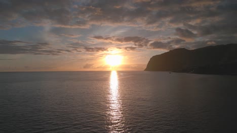 Imágenes-épicas-De-Drones-Cinematográficos-En-4k-Desde-Praia-Formosa---Funchal