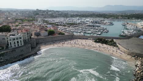 Strand-Antibes-Küstenstadt-Frankreich-Drohne,-Luftaufnahme