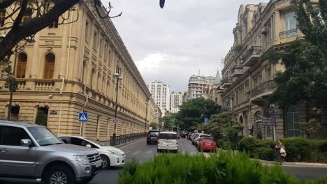 Traffic-in-Downtown-Baku,-Azerbaijan