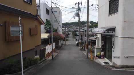 Establishing-Shot-of-a-Japanese-City-Street,-Local-Neighborhood-in-Summer-Japan