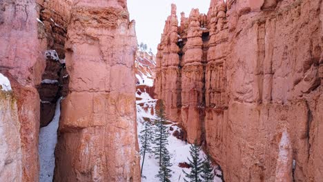 Pillars-Of-Red-Rocks-During-Winter-In-Bryce-Canyon-National-Park,-Utah,-United-States