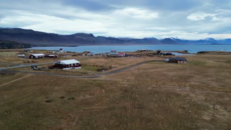 Caminos-Rurales-De-Heimaey-Vistos-Desde-Un-Dron-En-Islandia