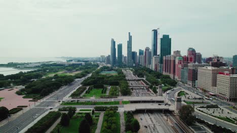 Grant-Park-on-left,-Chicago-skyline-on-right