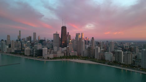 Dramatic-View-Of-John-Hancock-Center-And-City-Skyline-At-Chicago-Downtown-During-Sunset-In-Illinois,-United-States