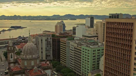 Overview-at-the-Guanabara-Bay,-establishment-shoot-of-the-touristic-area-in-Rio-de-Janeiro