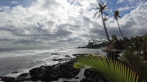 Ein-Blick-Auf-Die-Tropische-Küste-Von-Samoa
