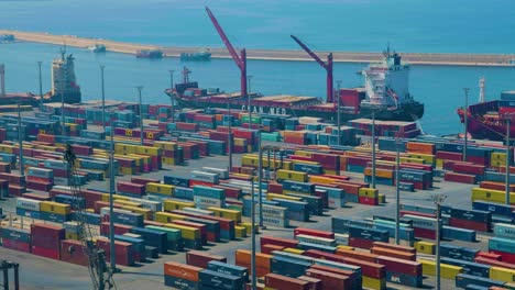 Aufnahme-Von-Oben-Auf-Den-Frachthafen-Von-Oran,-Algerien-Mit-Containern