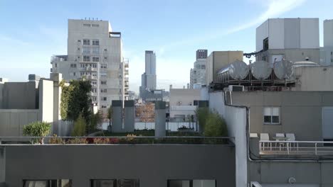 Arquitectura-Moderna-Desde-Un-Dron,-En-El-Centro-De-Buenos-Aires,-Argentina,-En-Un-Día-Soleado