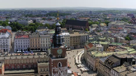 Krakau-Atemberaubende-Luftaufnahmen-Polen-Alte-Historische-Paläste-Und-Burgen