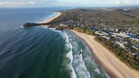 Sonnenuntergangslandschaft-Am-Cabarita-Beach-In-New-South-Wales,-Australien-–-Drohnenaufnahme-Aus-Der-Luft