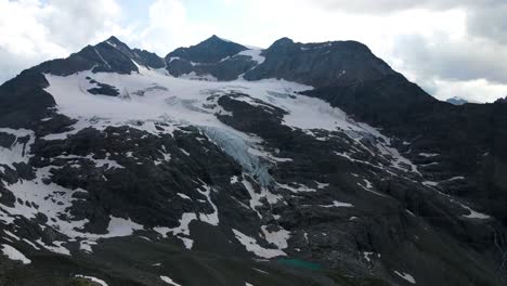 Piz-Bernina,-Bernina,-Pass,-Ice-Shelf,-Gletscher,-Benina,-Switzerland,-Alps,-Snow,-documentary