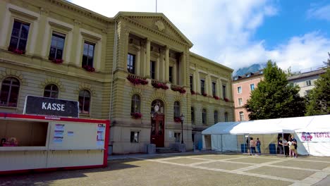 Glarus,-Sound-of-Glarus,-Rathaus,-Kantonsgebäude,-Building,-Arcitecture,-city,-center